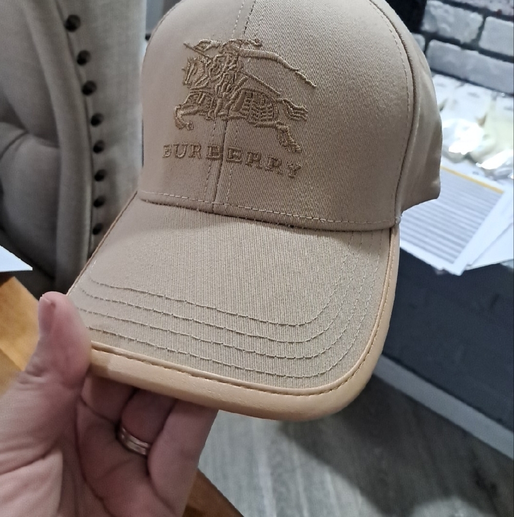 Unisex Burberry Tan Equestrian Embroidered Logo Cap - Picture 2 of 7